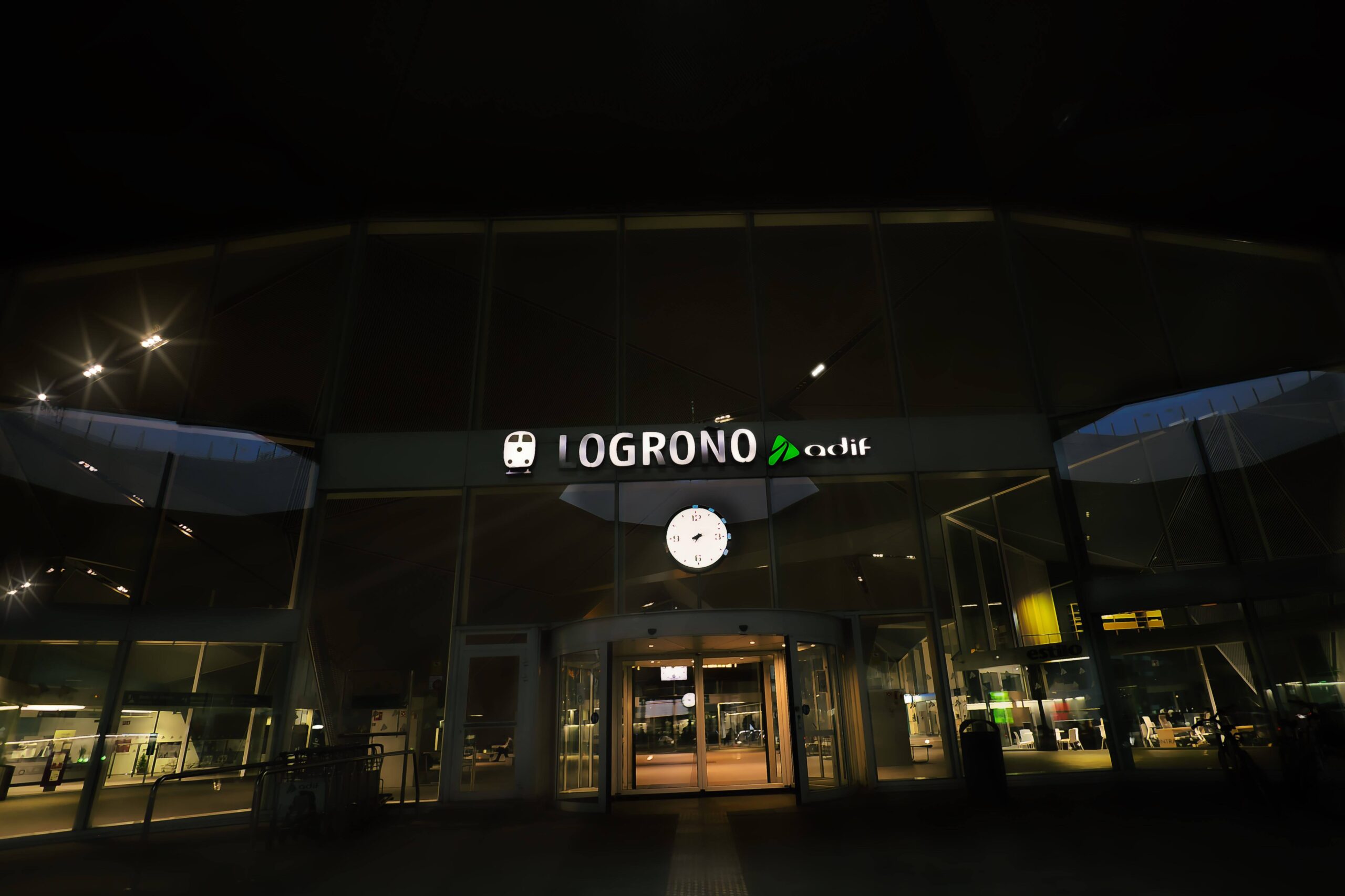 Foto de La Estación Intermodal de Trenes y Autobuses de Logroño: Tu punto de conexión para el transporte público% en Noticias Locales %