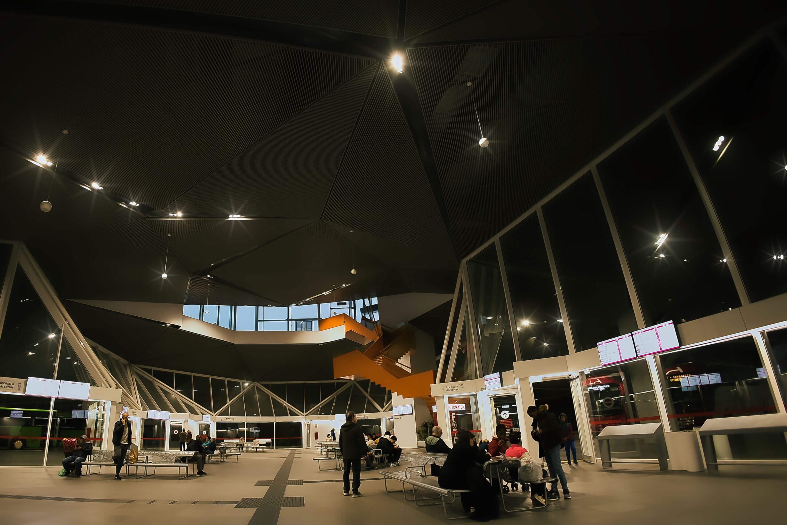 Foto de La Estación Intermodal de Trenes y Autobuses de Logroño: Tu punto de conexión para el transporte público% en Noticias Locales %