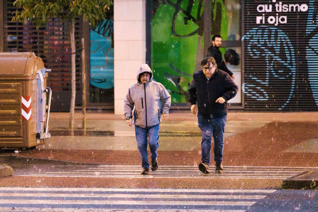 Foto de Logroño Bajo la   Lluvia: Capturas      Fotográficas   Recientes% en Noticias Locales %