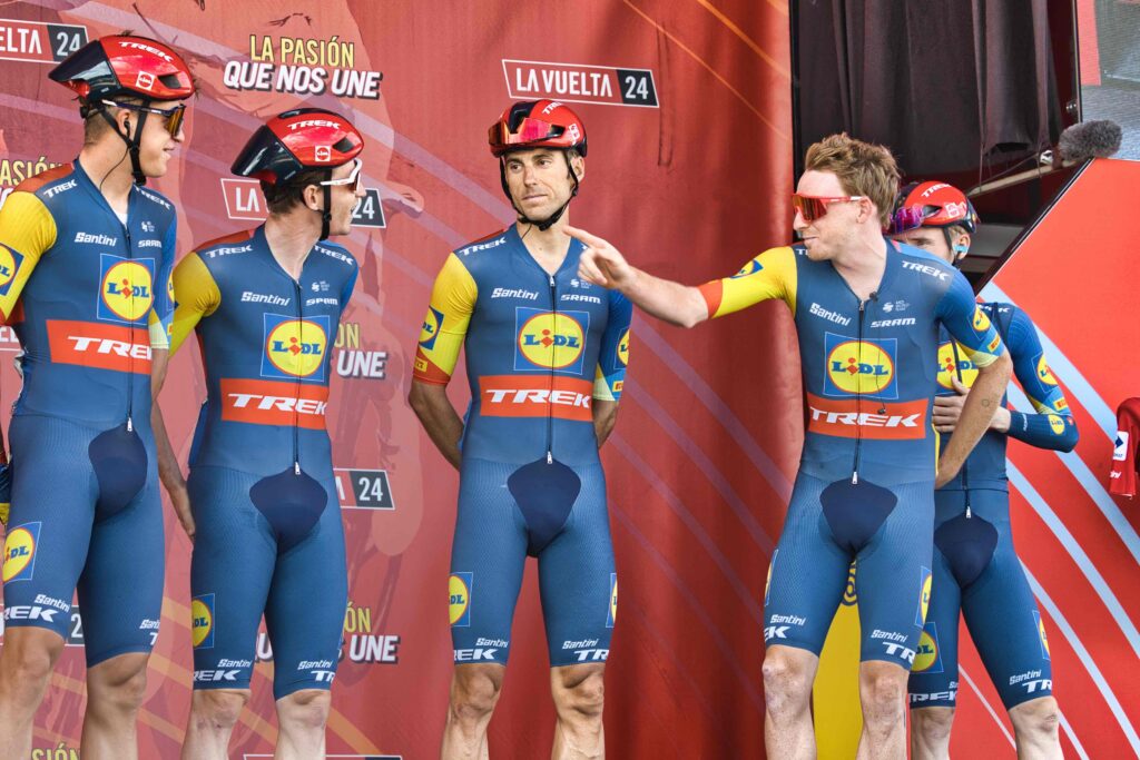 Foto de La Vuelta a España 2024: Fotografías Exclusivas de la Salida de la 19ª Etapa en Logroño% en Deportes %