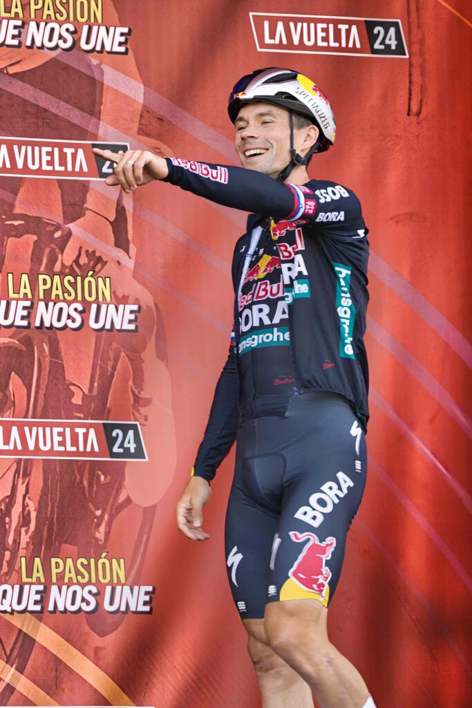 Foto de La Vuelta a España 2024: Fotografías Exclusivas de la Salida de la 19ª Etapa en Logroño% en Deportes %