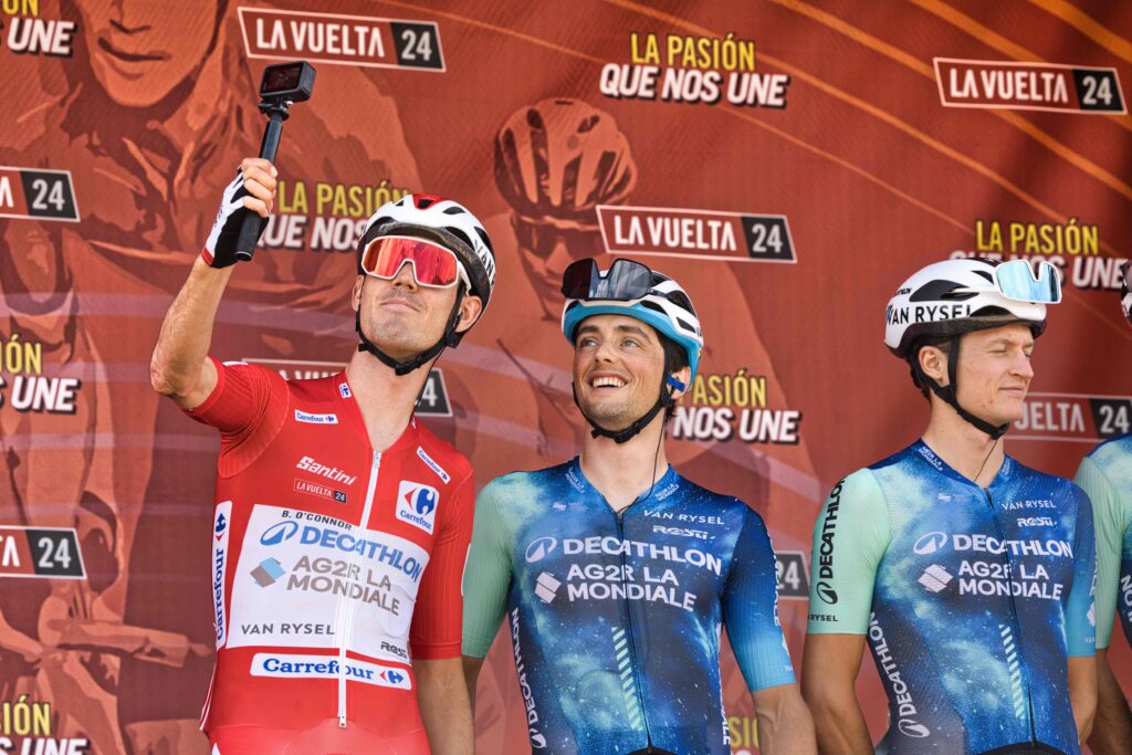 Foto de La Vuelta a España 2024: Fotografías Exclusivas de la Salida de la 19ª Etapa en Logroño% en Deportes %