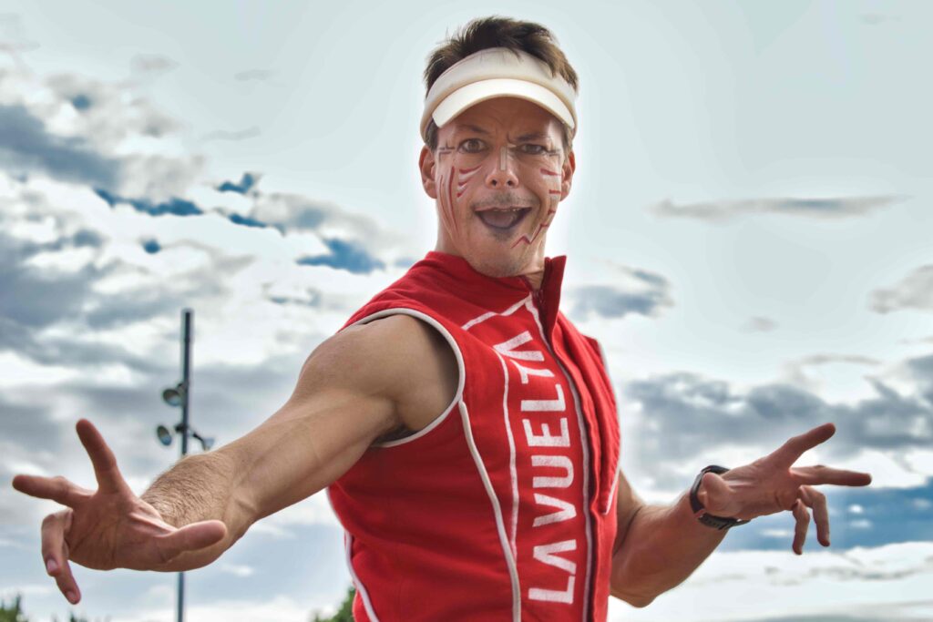 Foto de La Vuelta a España 2024: Fotografías Exclusivas de la Salida de la 19ª Etapa en Logroño% en Deportes %